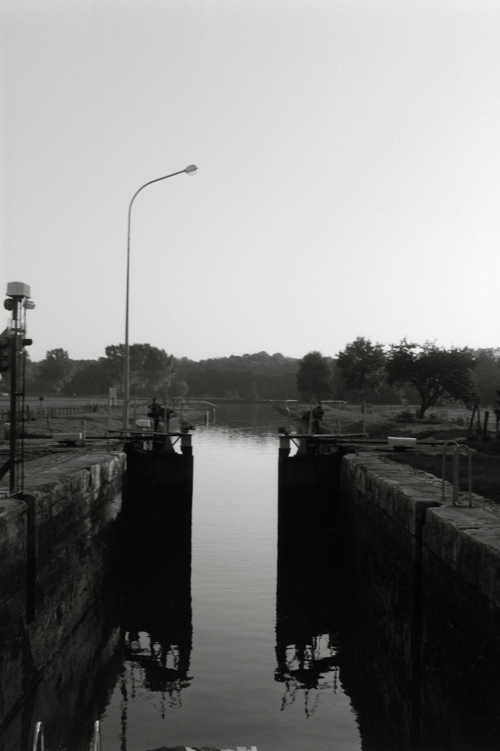 AHP F1990 09 006 sc250506 img26 NLP